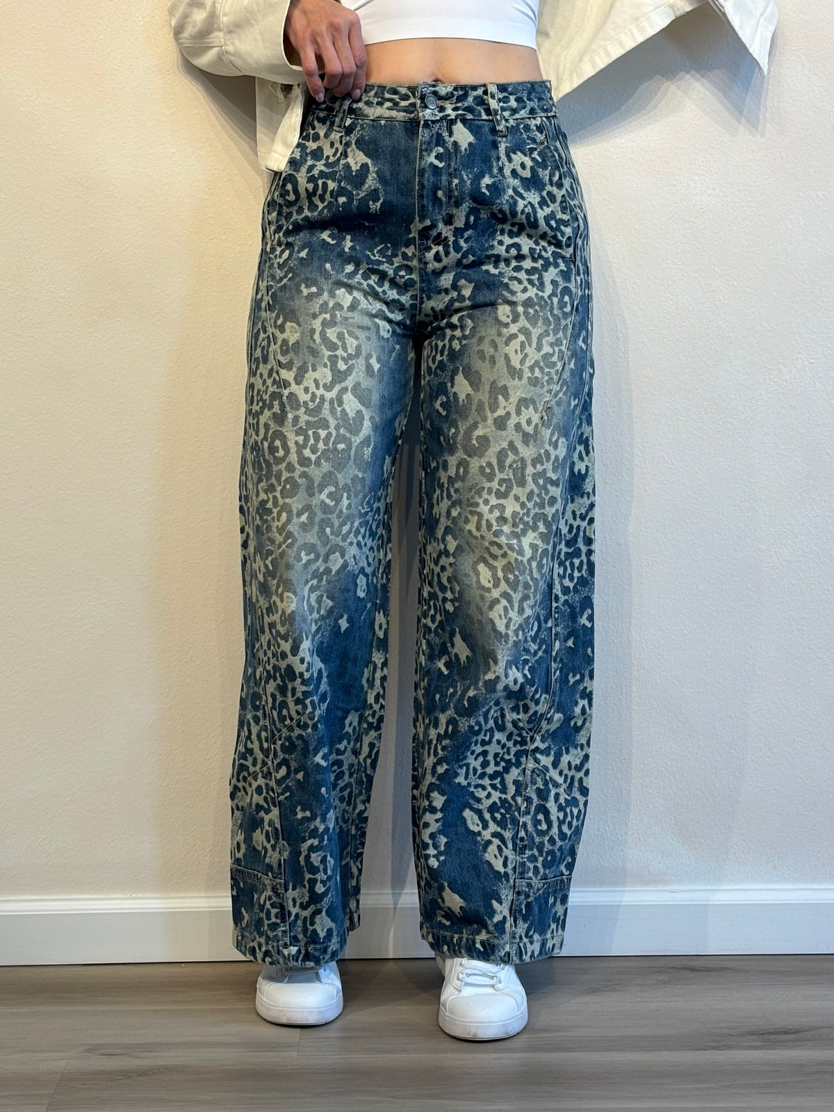 KIARA LEOPARD BARREL JEAN